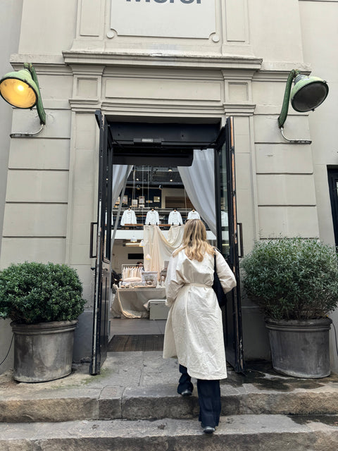 come buying in Paris with us.