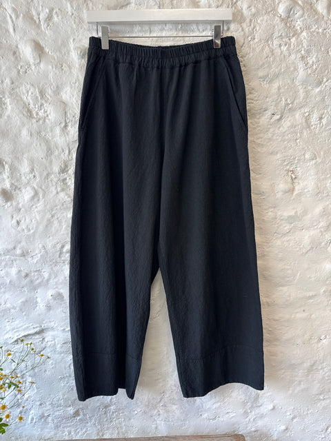 Aequamente Shaped Leg Black Seersucker Pants