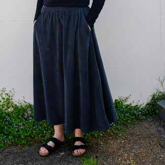 AJ117 Fine Cord Long Skirt