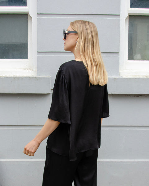 AJ117 Black Viscose Silk Top