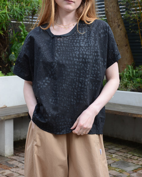 Aequamente Batik Cotton Top | Black