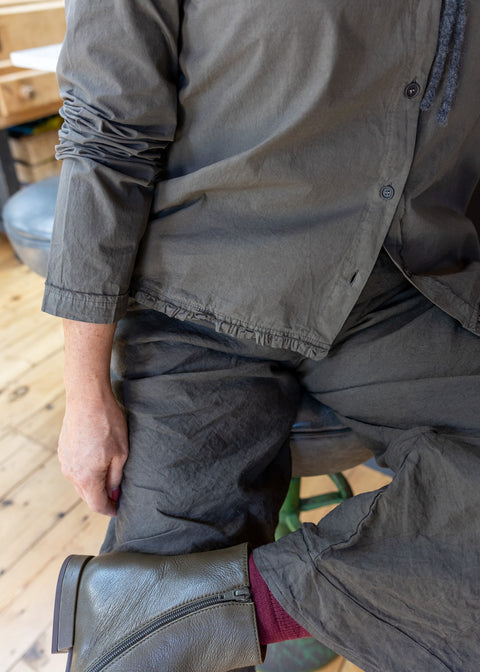 Aequamente Frill Collar Shirt | Visone / Dark Olive