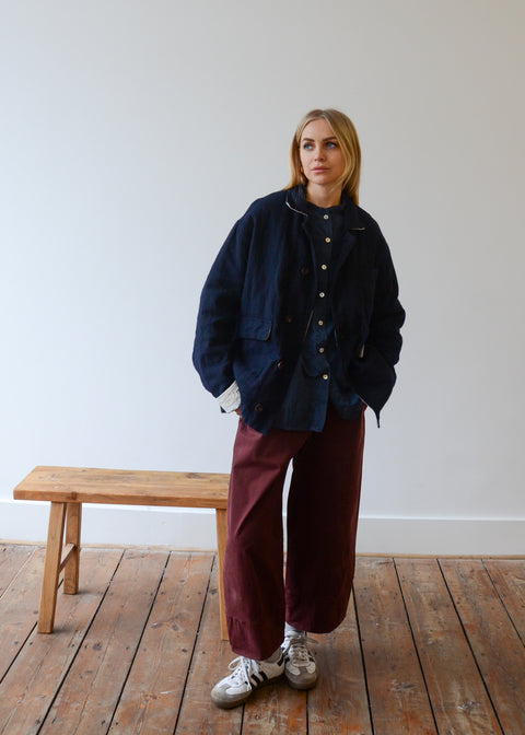 Aequamente Shaped Leg Pants | Amarena / Wine