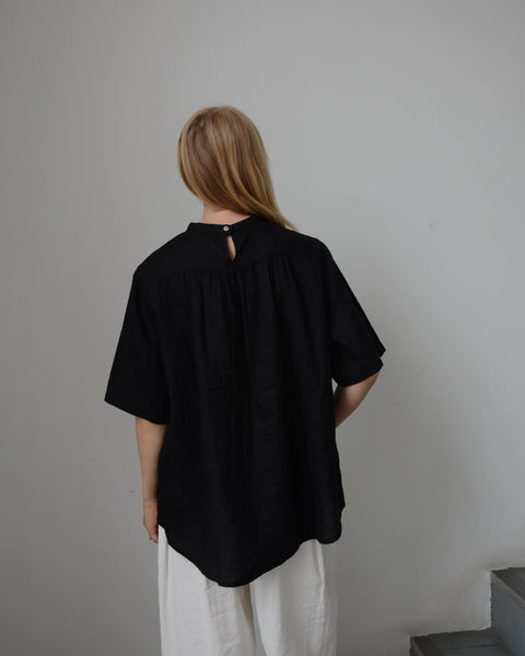 Nygardsanna Linen Pleat Top | Black