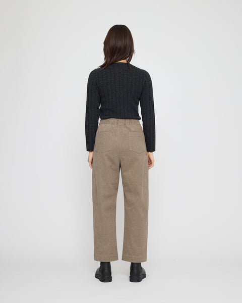 7115 Signature Curve Legged Trousers