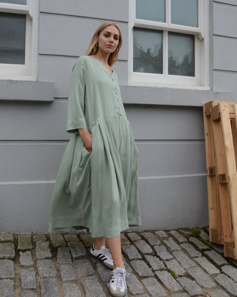 Frida zazou Washed Silk Dress | Pale Green