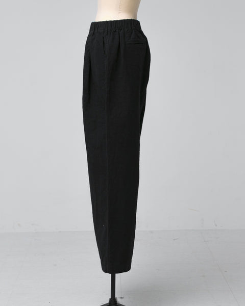 Kagure Nuanced Drum-Dyed Trousers | Black