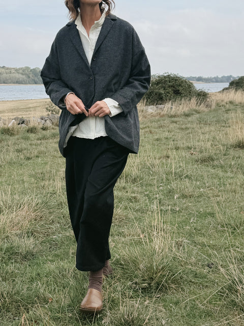 Apuntob Fine Wool Pleat Trousers