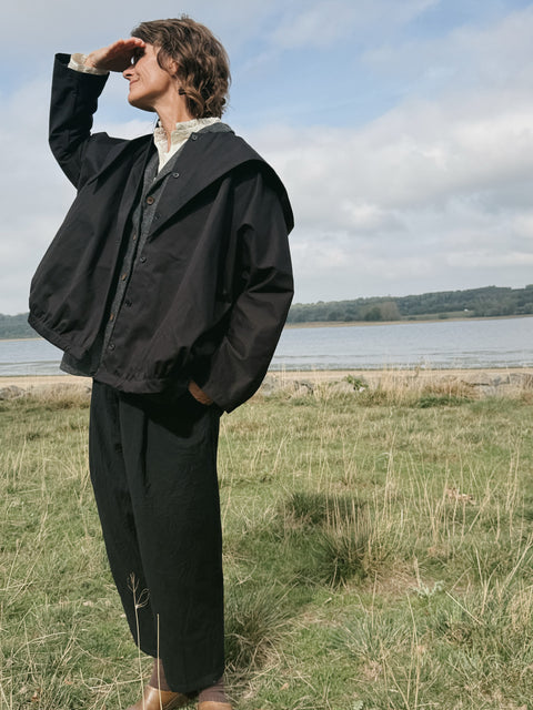 Apuntob Round Neck Jacket With Detachable Hood