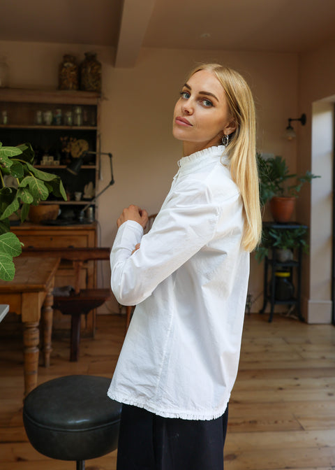 Aequamente Frill Collar Shirt | White