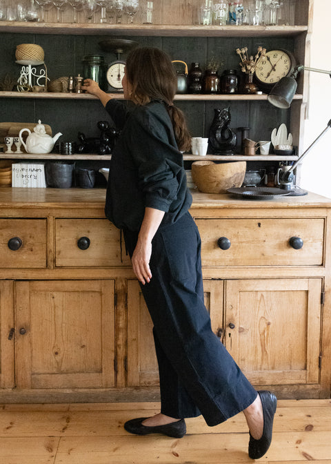 Aequamente Shaped Leg Pants | Black