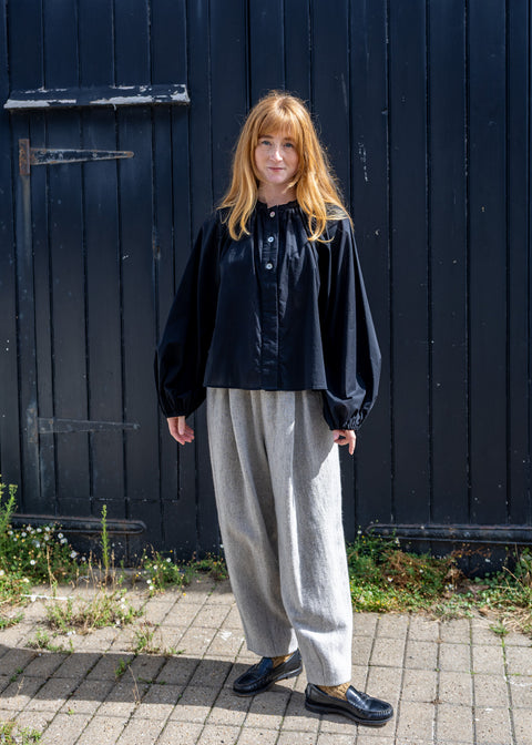 Kagure Wool Cropped Trousers