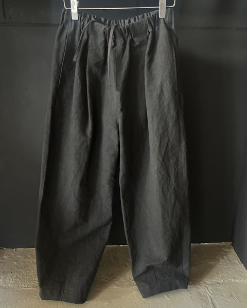 Loose Tapered Pants by Kagure