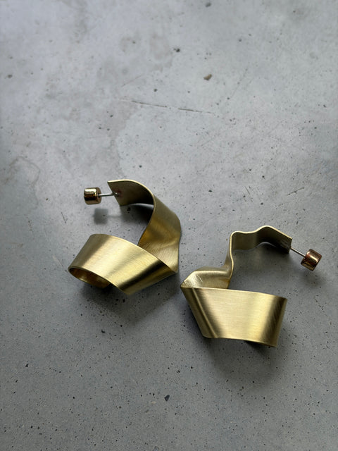 Crumpled Abstract Hoops | Brass