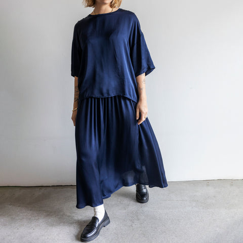 AJ117 Navy Fluid Oversized Top