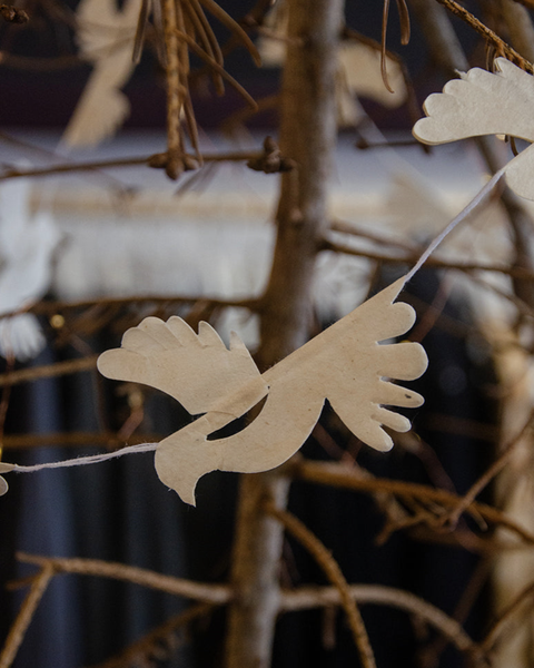 A World Of Craft White Dove Garland