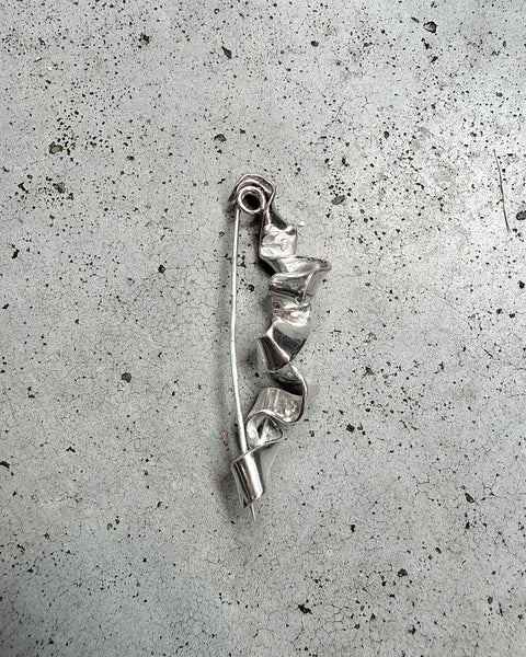 Crinkled Ribbon Brooch | Silver